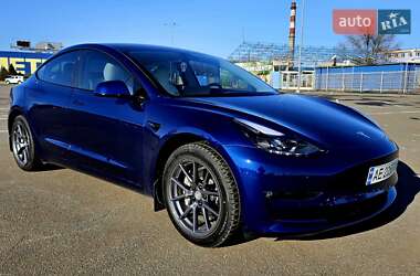 Седан Tesla Model 3 2023 в Дніпрі