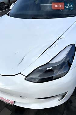 Седан Tesla Model 3 2021 в 