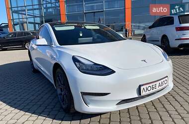 Седан Tesla Model 3 2020 в Львові