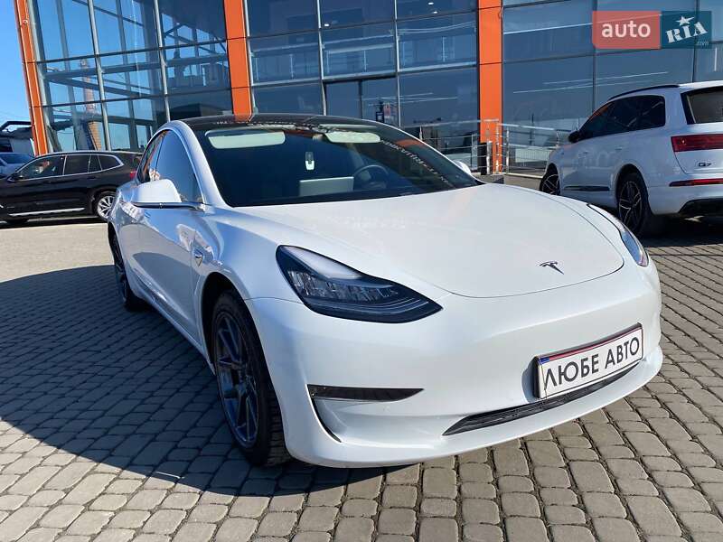 Седан Tesla Model 3 2020 в Львове фото Седан Tesla Model 3 2020 в Львове