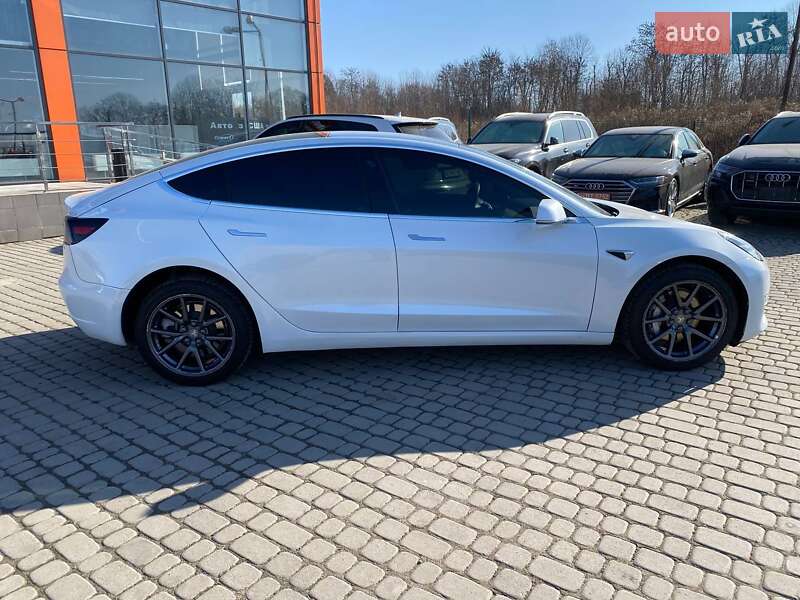 Седан Tesla Model 3 2020 в Львове фото 8 Седан Tesla Model 3 2020 в Львове