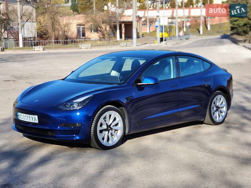 Седан Tesla Model 3 2022 в Львове