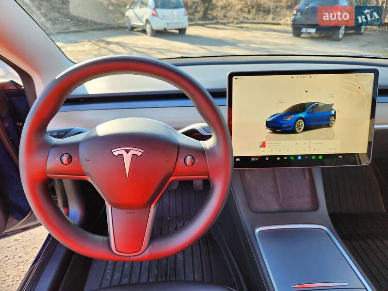 Седан Tesla Model 3 2022 в Львове