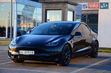 Седан Tesla Model 3 2021 в 