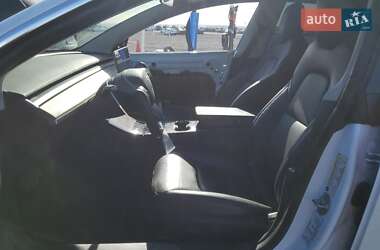 Седан Tesla Model 3 2019 в 
