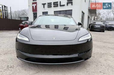 Седан Tesla Model 3 2024 в 