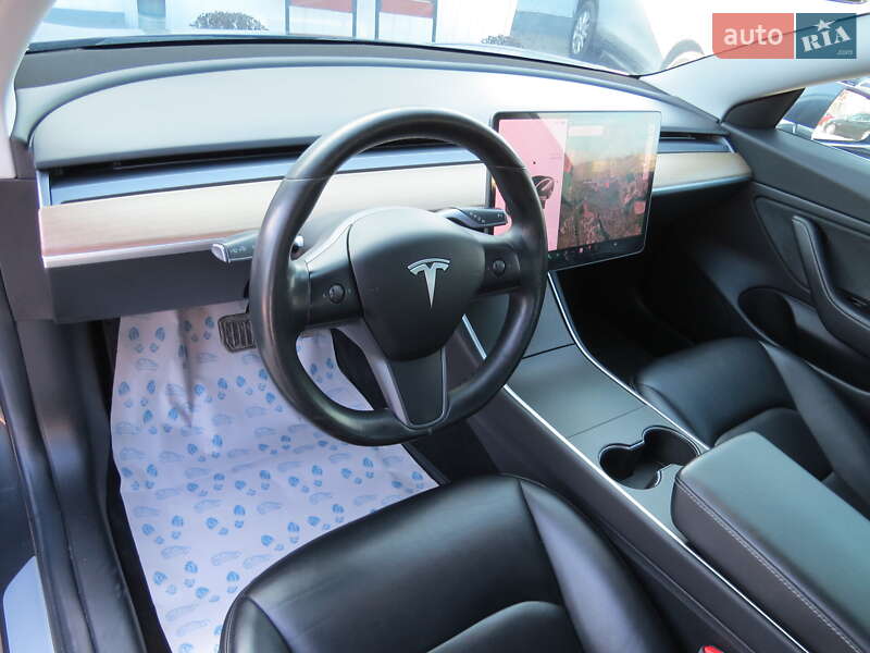 Седан Tesla Model 3 2018 в Кропивницькому