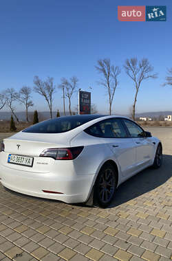 Седан Tesla Model 3 2021 в 
