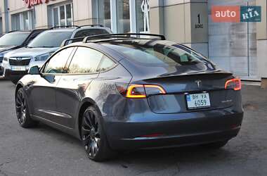 Седан Tesla Model 3 2023 в 