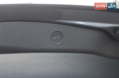 Седан Tesla Model 3 2023 в 