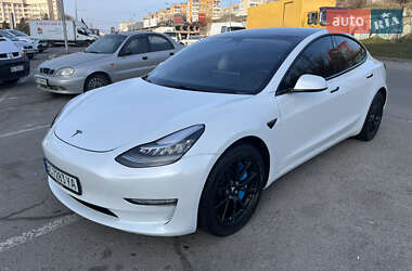 Седан Tesla Model 3 2019 в Львове