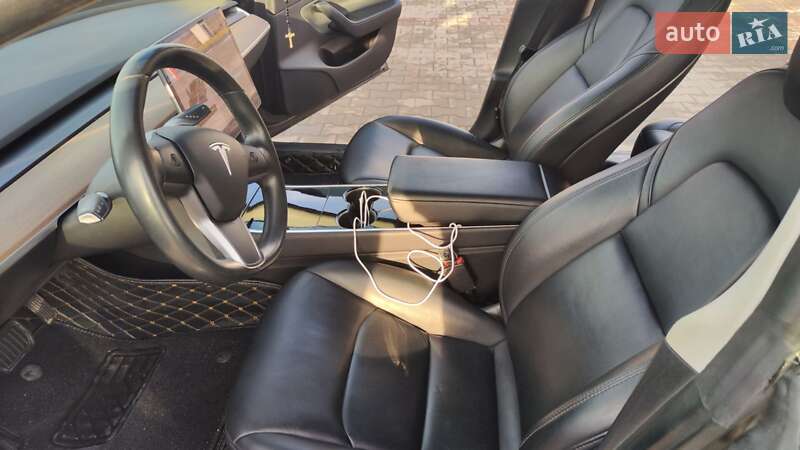Седан Tesla Model 3 2019 в Тячеве