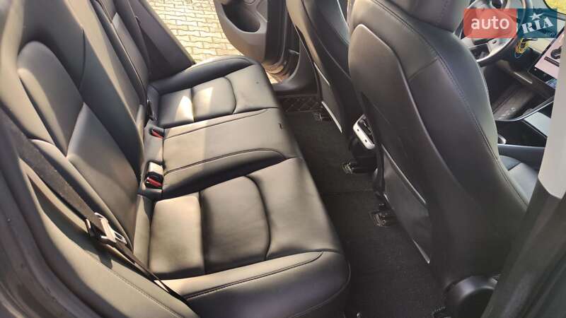 Седан Tesla Model 3 2019 в Тячеве
