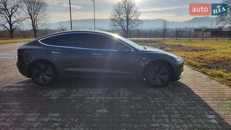 Седан Tesla Model 3 2019 в Тячеве