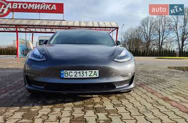 Седан Tesla Model 3 2019 в Тячеві