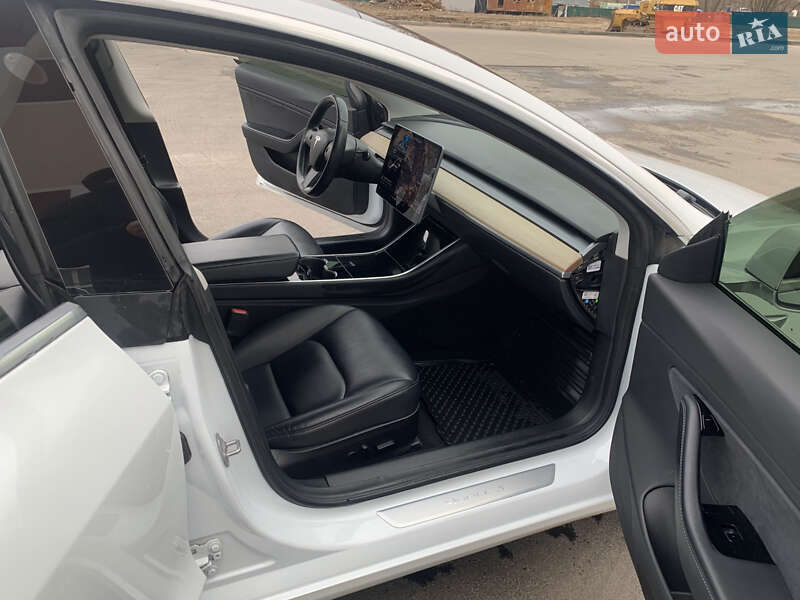 Седан Tesla Model 3 2018 в Києві фото 25 Седан Tesla Model 3 2018 в Києві