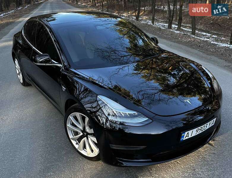 Седан Tesla Model 3 2019 в 