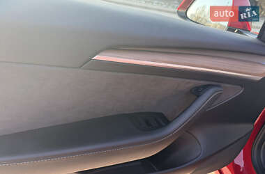 Седан Tesla Model 3 2022 в 
