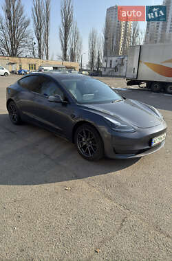 Седан Tesla Model 3 2023 в Києві