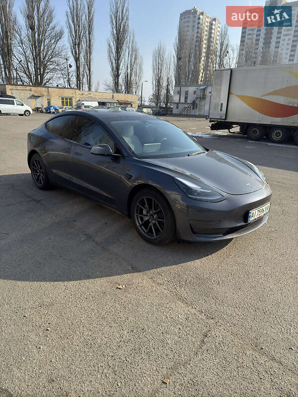 Tesla Model 3 2023
