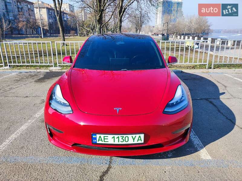 Седан Tesla Model 3 2018 в Дніпрі