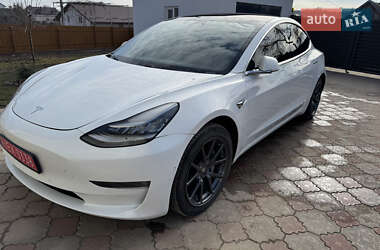 Седан Tesla Model 3 2018 в Львове