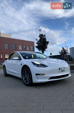 Седан Tesla Model 3 2023 в Виннице