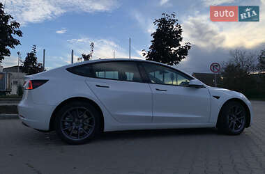 Седан Tesla Model 3 2023 в Виннице