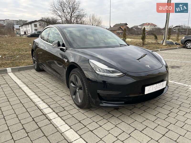 Седан Tesla Model 3 2019 в 