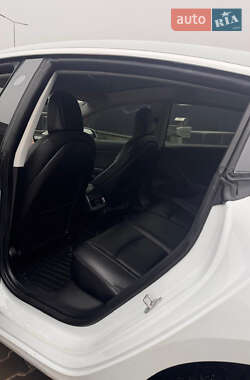 Седан Tesla Model 3 2018 в 