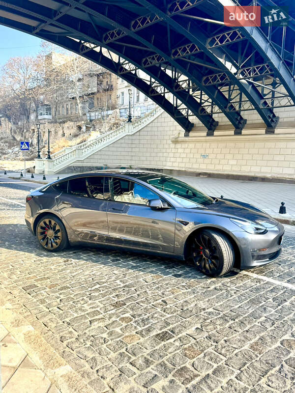 Седан Tesla Model 3 2022 в Одессе