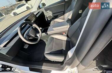Седан Tesla Model 3 2023 в 