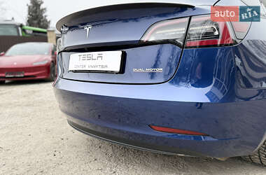 Седан Tesla Model 3 2021 в Виннице