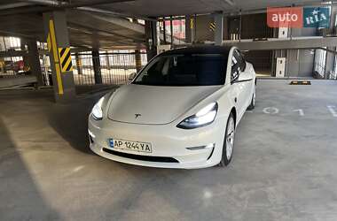 Седан Tesla Model 3 2021 в Киеве