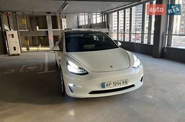 Седан Tesla Model 3 2021 в Киеве