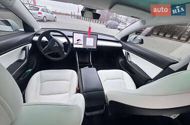 Седан Tesla Model 3 2019 в 