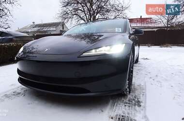 Седан Tesla Model 3 2024 в Черкасах