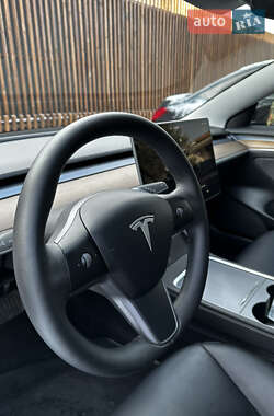 Седан Tesla Model 3 2022 в 