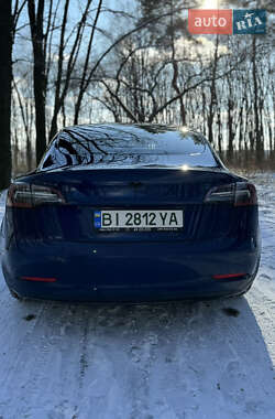 Седан Tesla Model 3 2021 в 