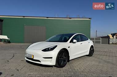 Седан Tesla Model 3 2022 в Хусте