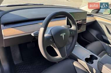 Седан Tesla Model 3 2022 в 