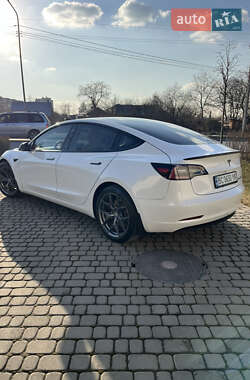 Седан Tesla Model 3 2021 в 