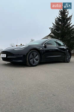 Седан Tesla Model 3 2019 в Ровно