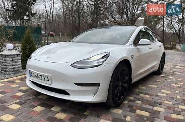 Седан Tesla Model 3 2019 в Казатине