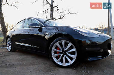 Седан Tesla Model 3 2020 в Дрогобичі