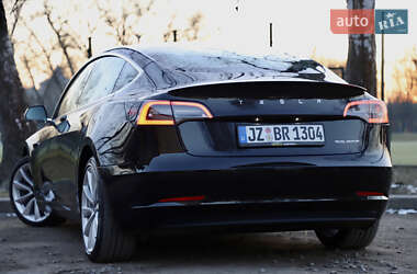 Седан Tesla Model 3 2020 в Дрогобичі