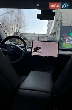 Седан Tesla Model 3 2019 в Львове