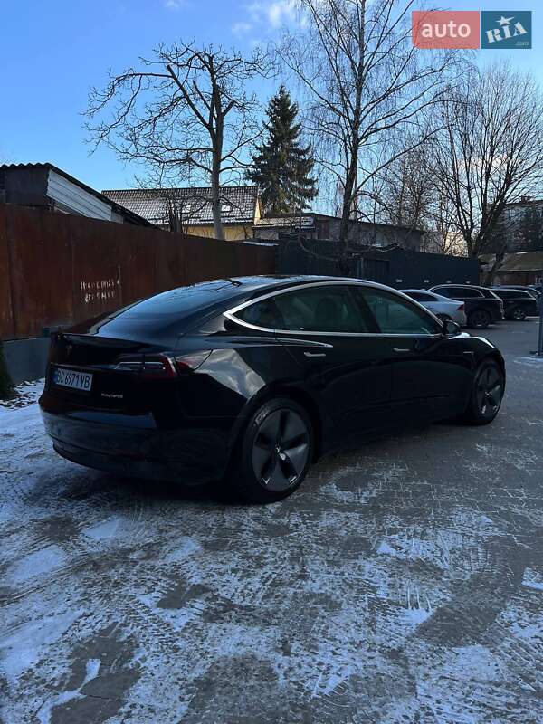Седан Tesla Model 3 2019 в Львові