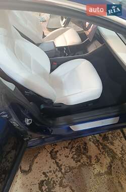 Седан Tesla Model 3 2018 в Киеве