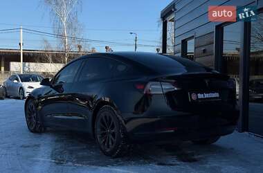 Седан Tesla Model 3 2022 в Ровно